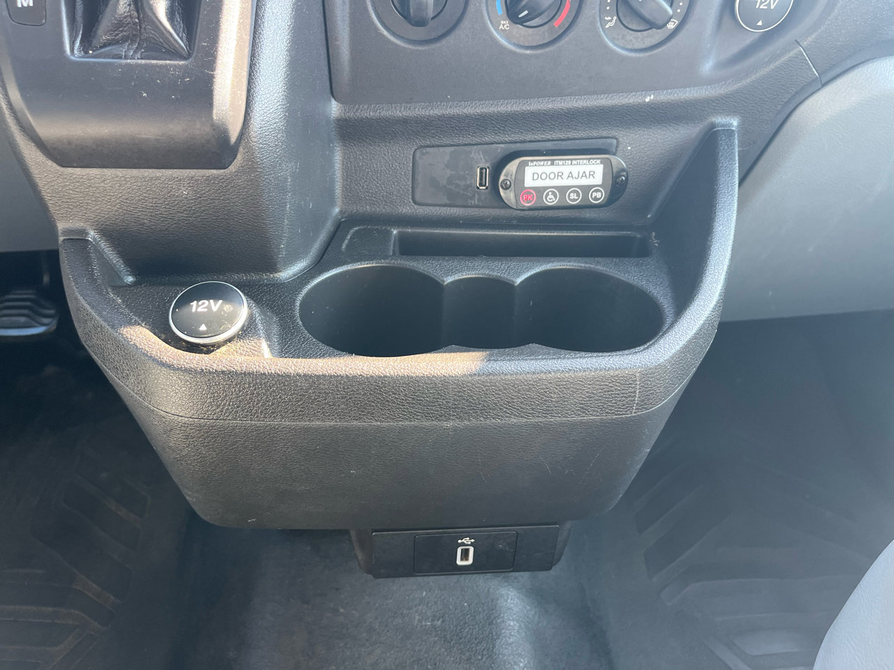 Used 2017 Ford Transit 350 XL RWD image 40