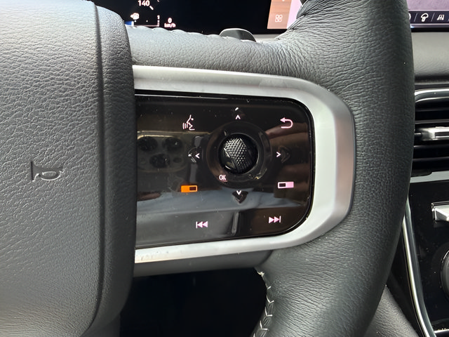 Used 2025 Nissan Armada SL w/ Captain's Chari Seat Package RWD image 20