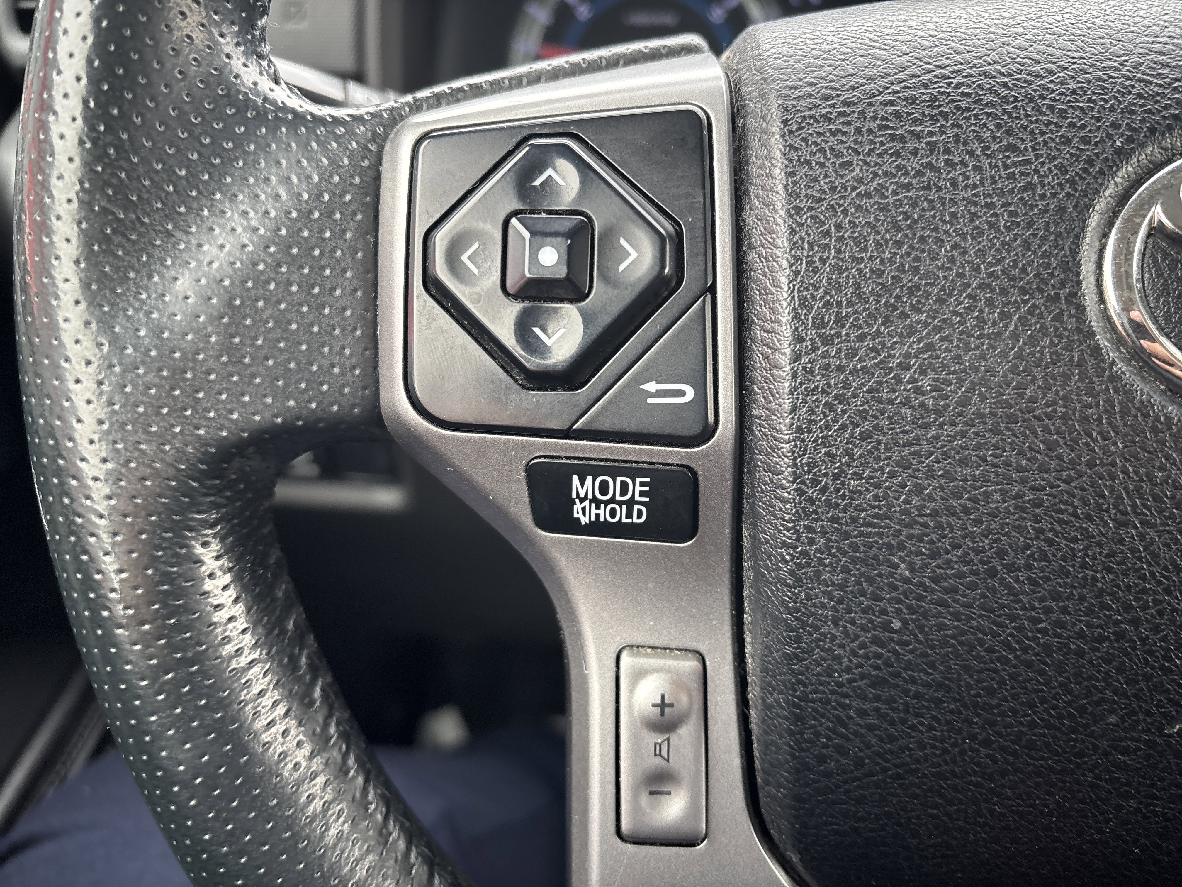 Used 2016 Toyota 4Runner Limited image 19