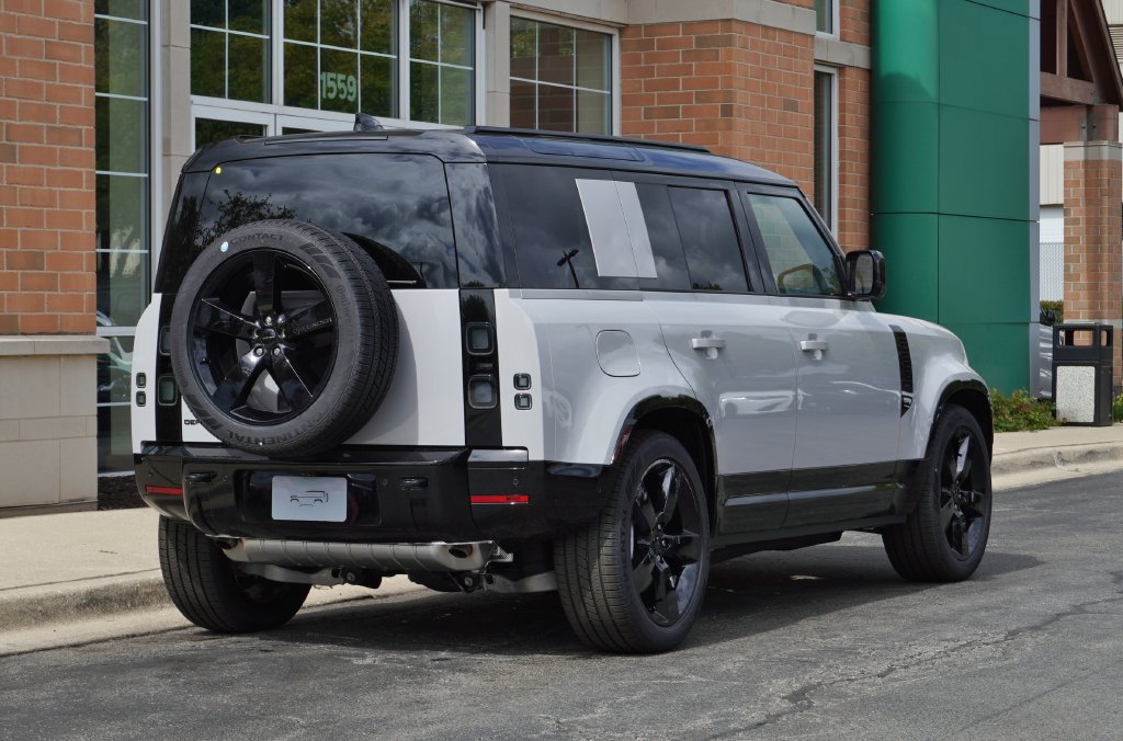 New 2026 Land Rover Defender 110 X-Dynamic SE AWD/4WD image 6