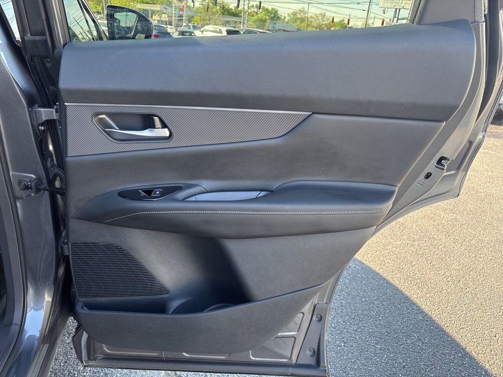 Used 2025 Nissan Murano SV image 28