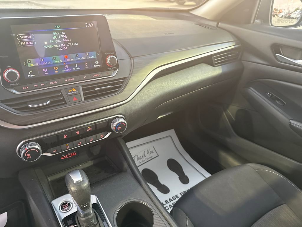 Used 2025 Nissan Altima 2.5 SV FWD image 15