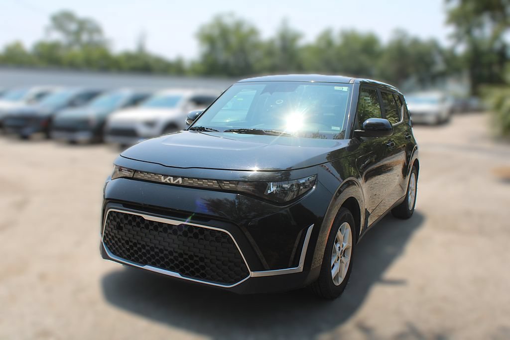 Certified 2024 Kia Soul LX w/ Option Group 015 FWD image 17