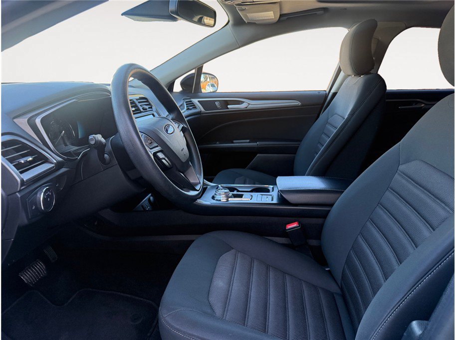 Used 2019 Ford Fusion SE FWD image 10