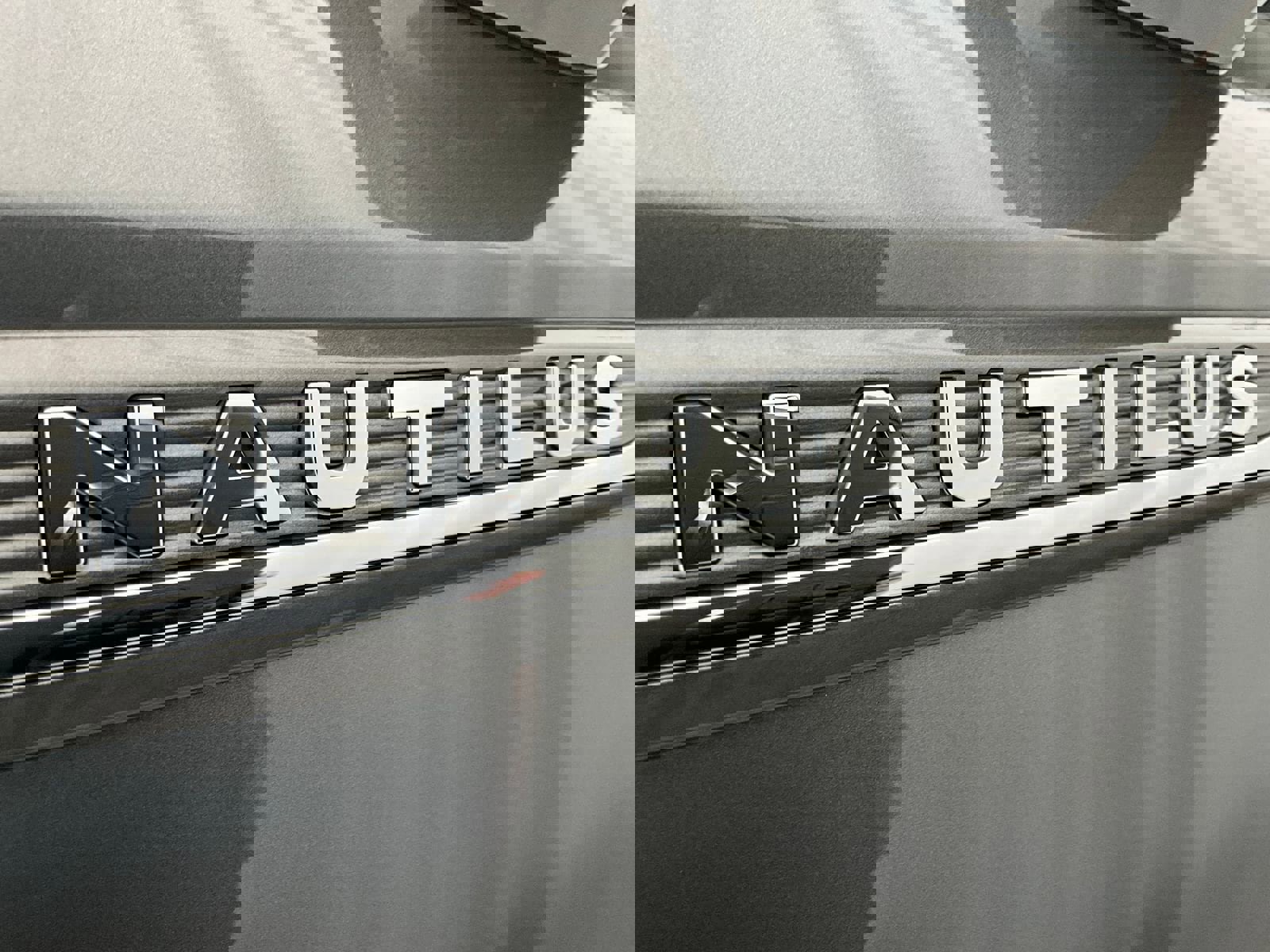 Used 2021 Lincoln Nautilus Reserve w/ Equipment Group 201A image 9