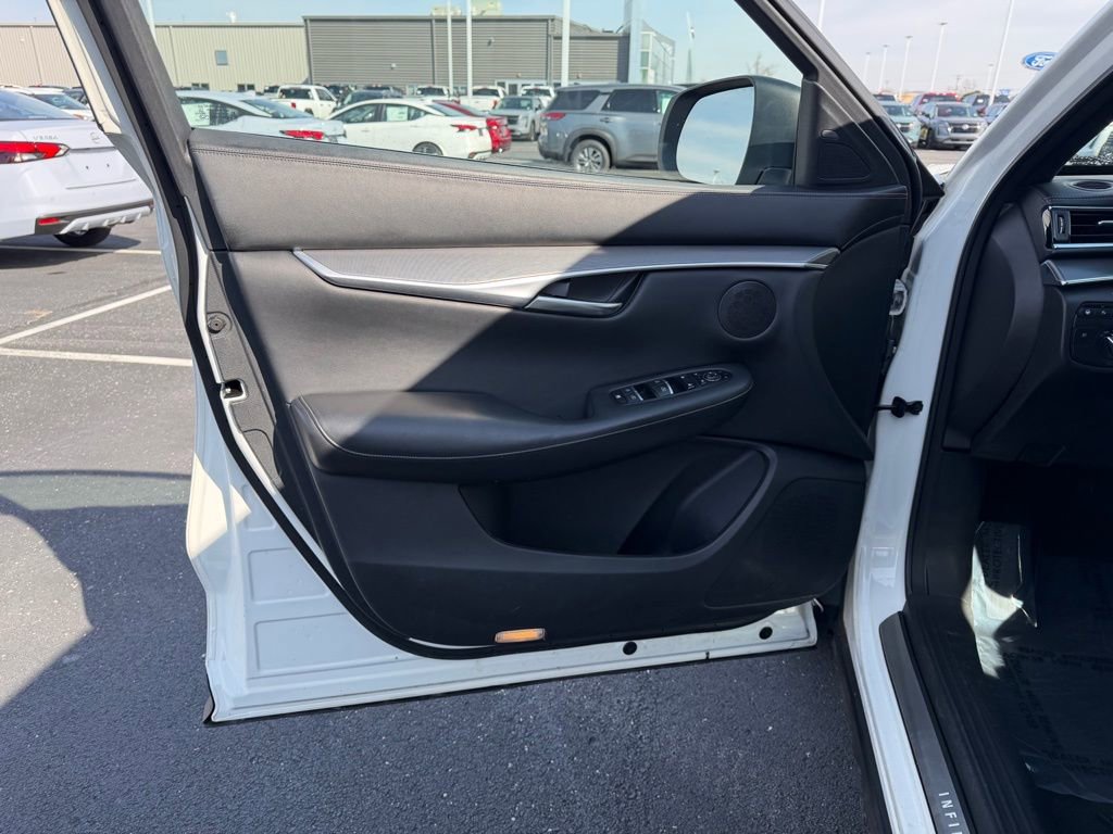 Used 2022 INFINITI QX50 Luxe w/ Appearance Package image 14