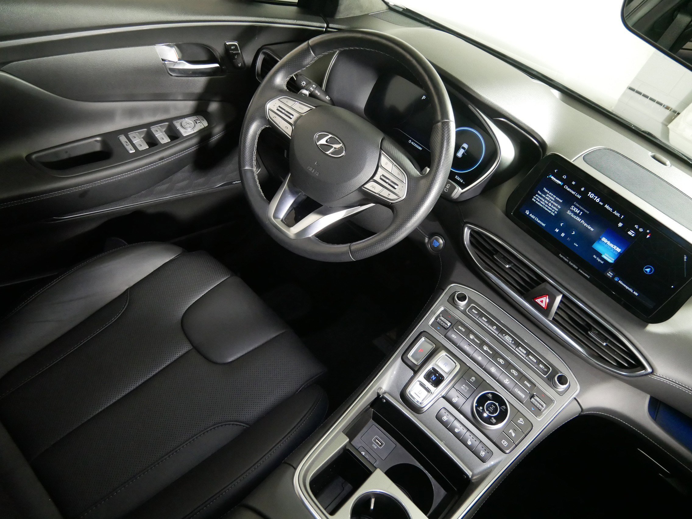 Used 2023 Hyundai Santa Fe Calligraphy AWD/4WD image 9