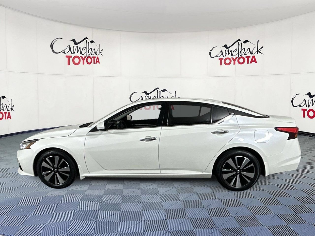 Used 2020 Nissan Altima 2.5 SV FWD image 4