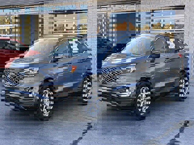 Certified 2024 Ford Edge SEL w/ Convenience Package image 4