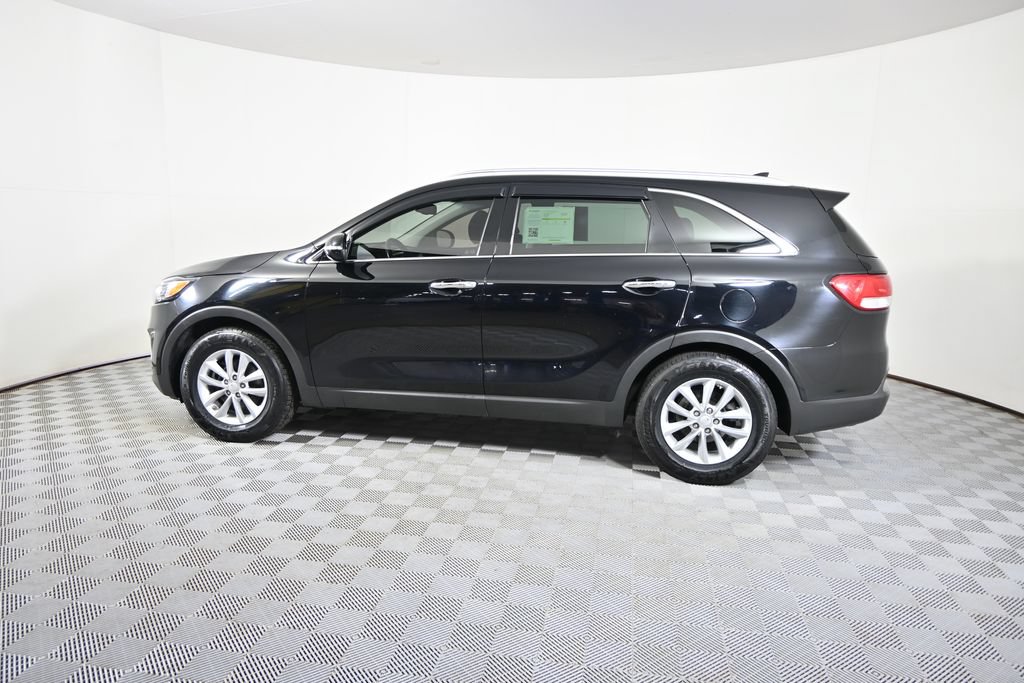 Used 2018 Kia Sorento FWD image 3