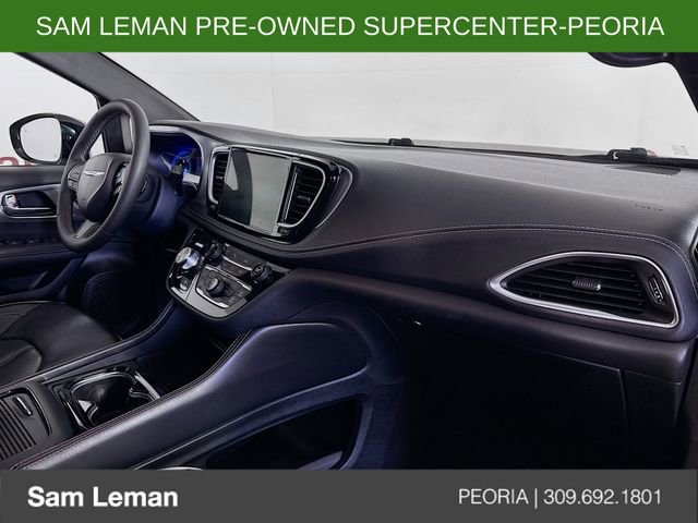 Used 2025 Chrysler Pacifica Limited FWD image 31