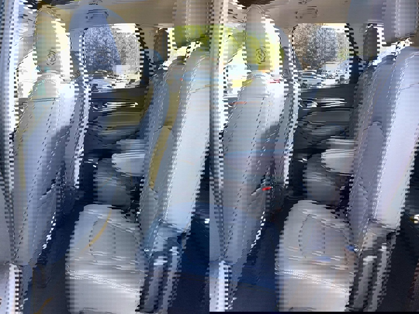 Used 2020 Buick Enclave Essence image 28