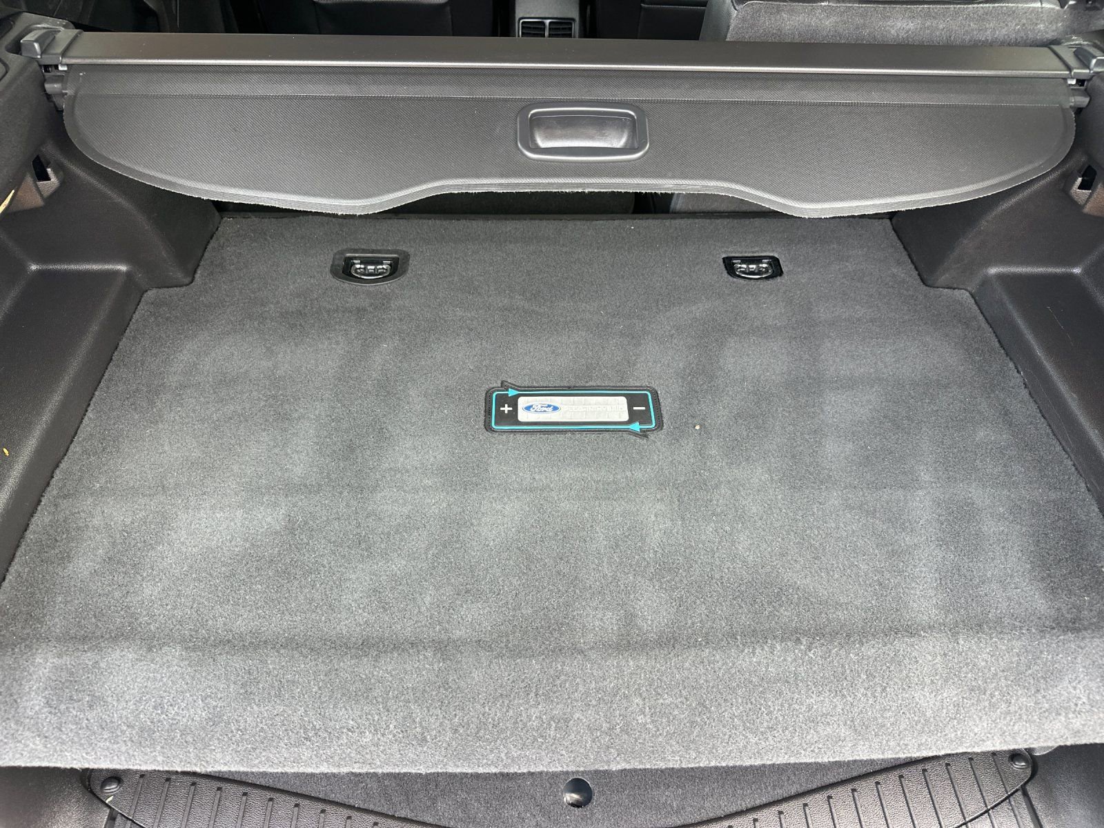 Used 2017 Ford C-MAX Energi Titanium w/ Equipment Group 501A image 19