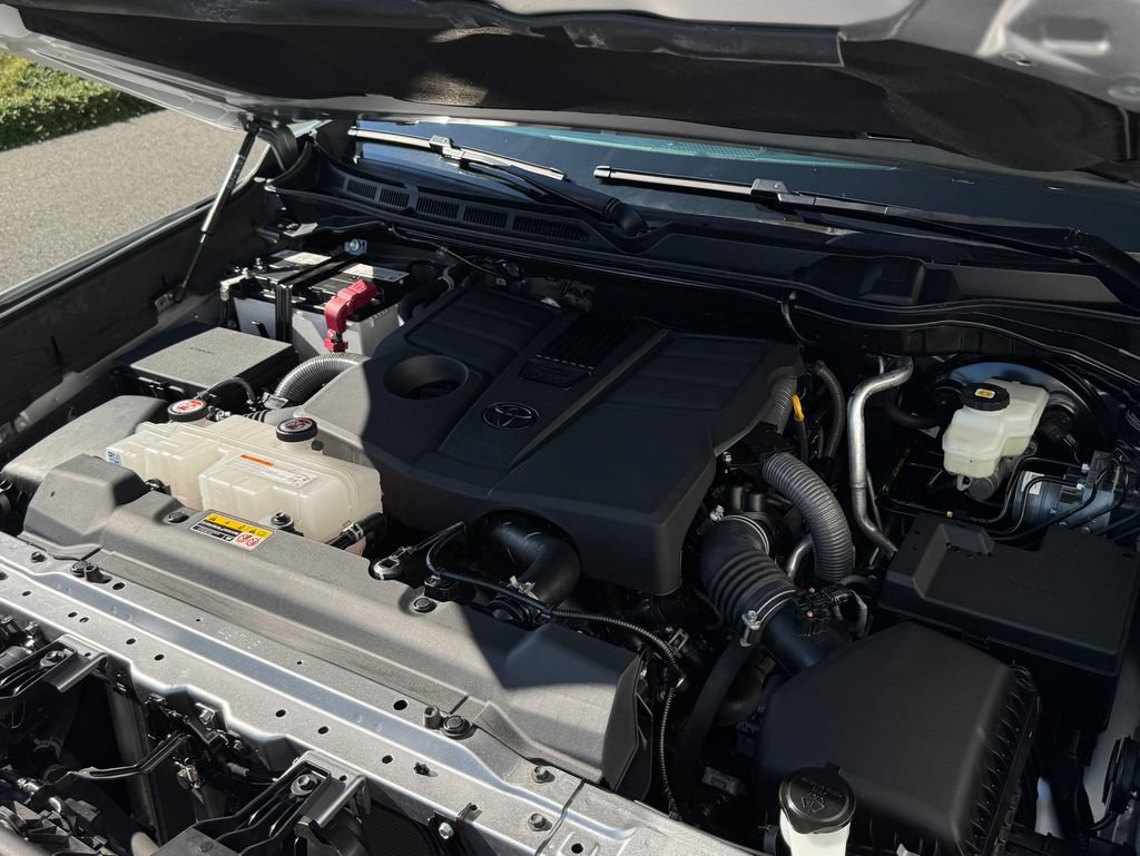 Certified 2025 Toyota Tundra Limited AWD/4WD image 21