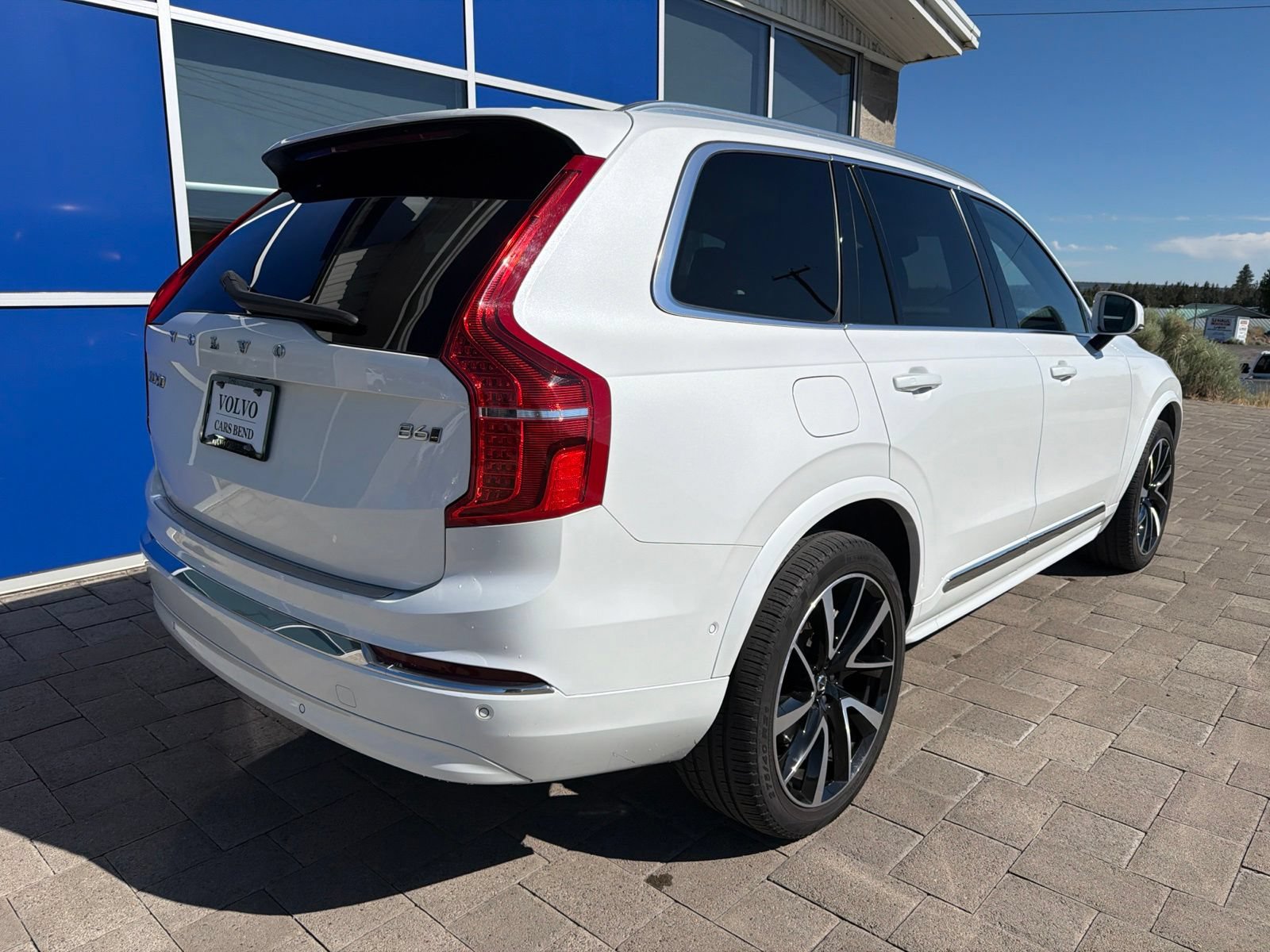 Used 2023 Volvo XC90 B6 Plus AWD/4WD image 7