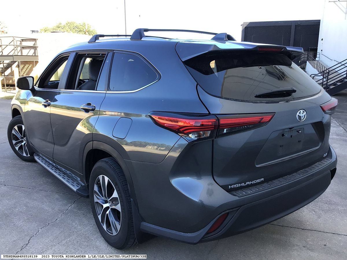 Used 2023 Toyota Highlander XLE FWD image 6