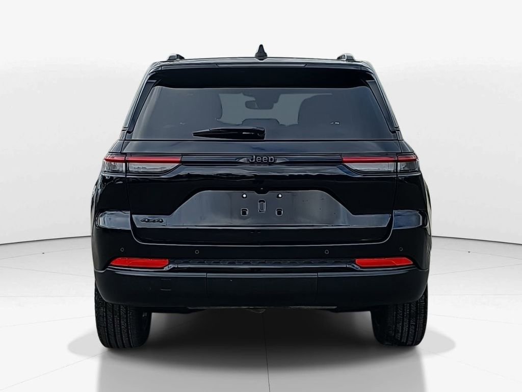 Used 2023 Jeep Grand Cherokee Altitude image 6