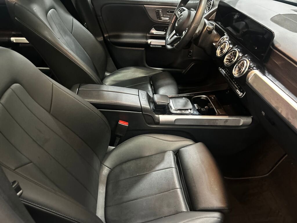 Certified 2022 Mercedes-Benz GLB 250 4MATIC image 29
