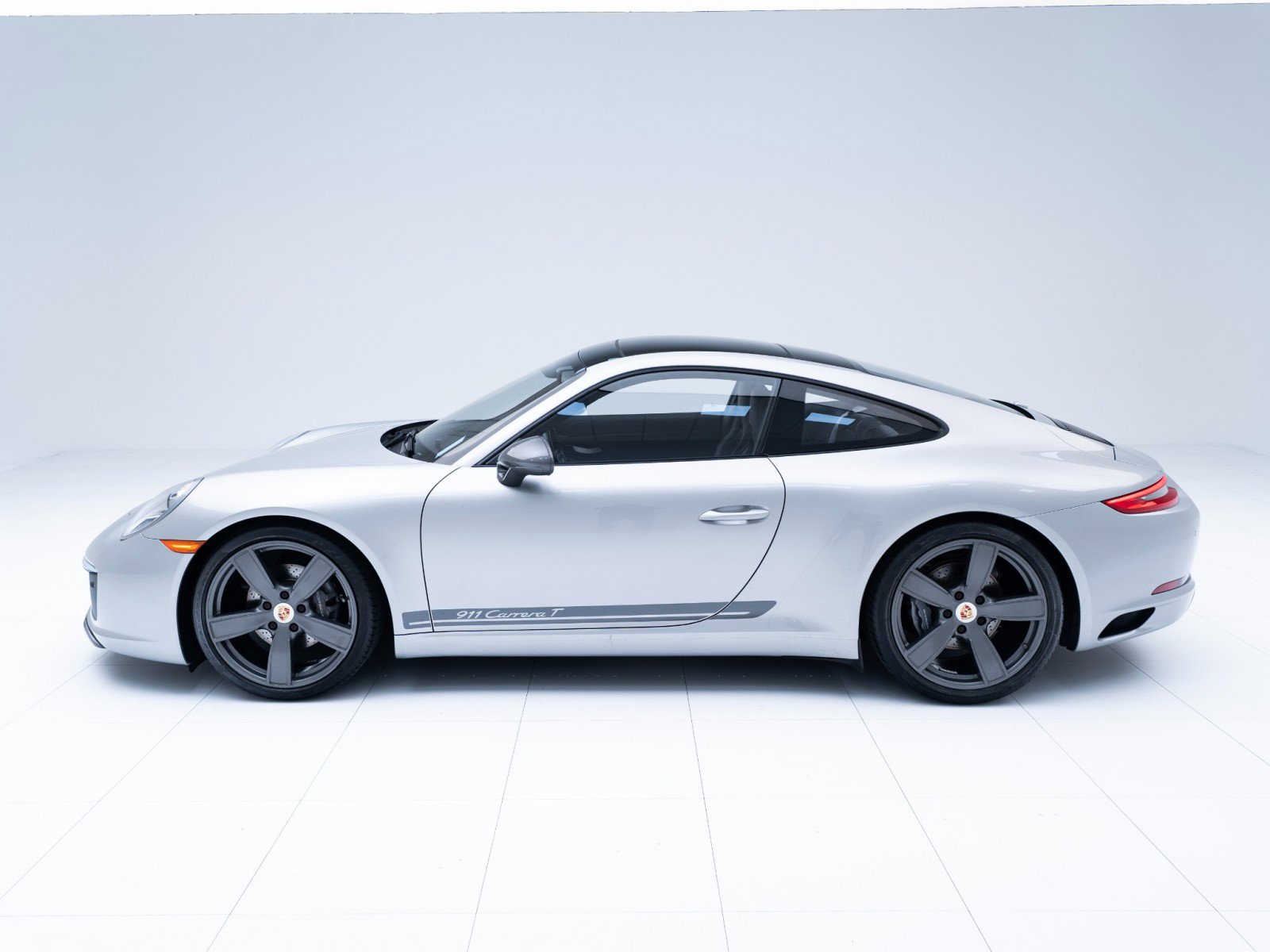 Certified 2018 Porsche 911 Carrera T image 2