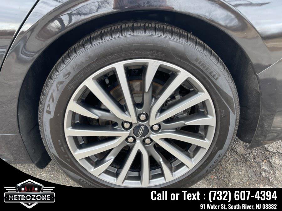 Used 2019 Lincoln Continental Select w/ Continental Climate Package image 35