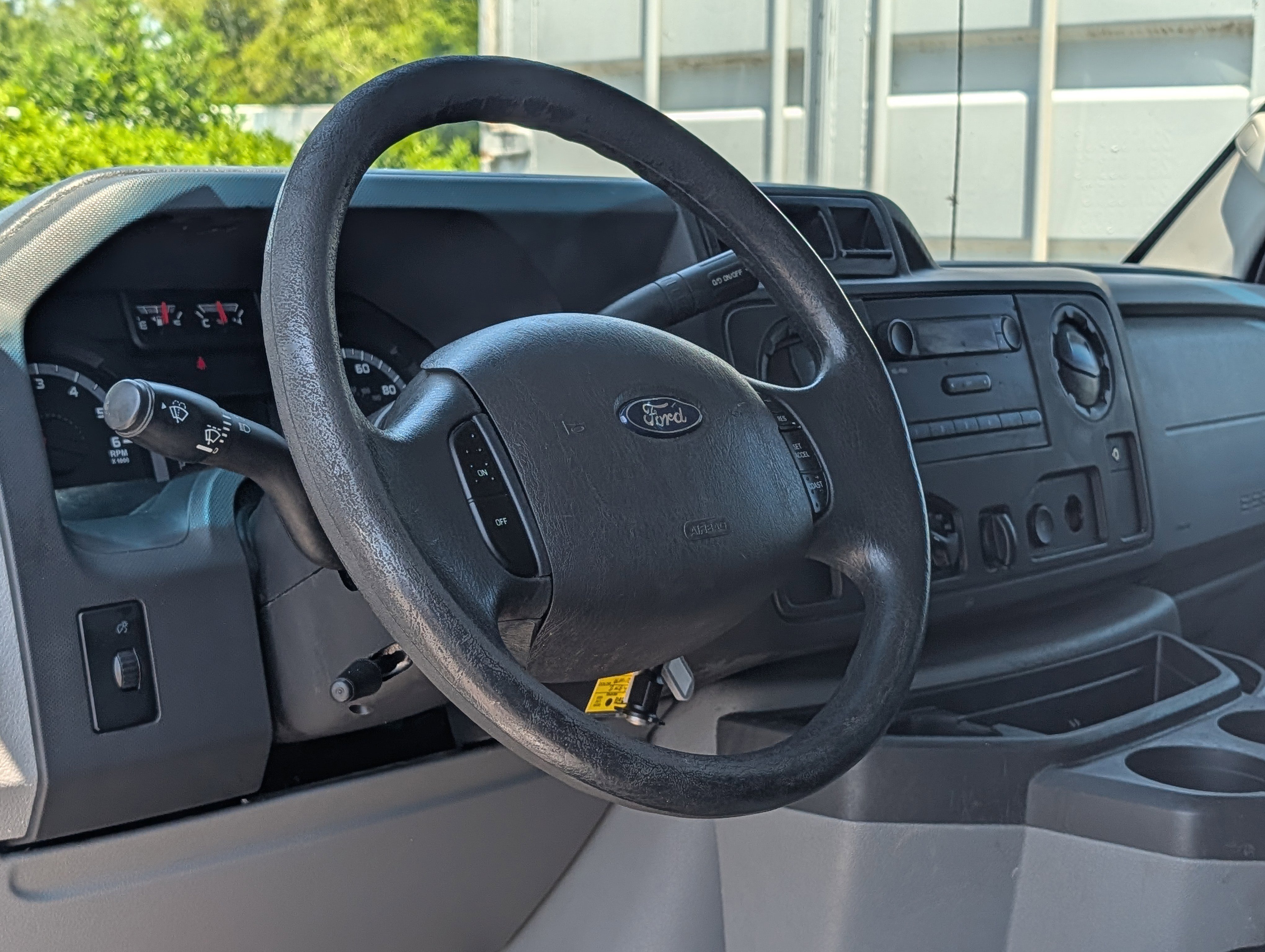 Used 2014 Ford E-250 and Econoline 250 Extended RWD image 19