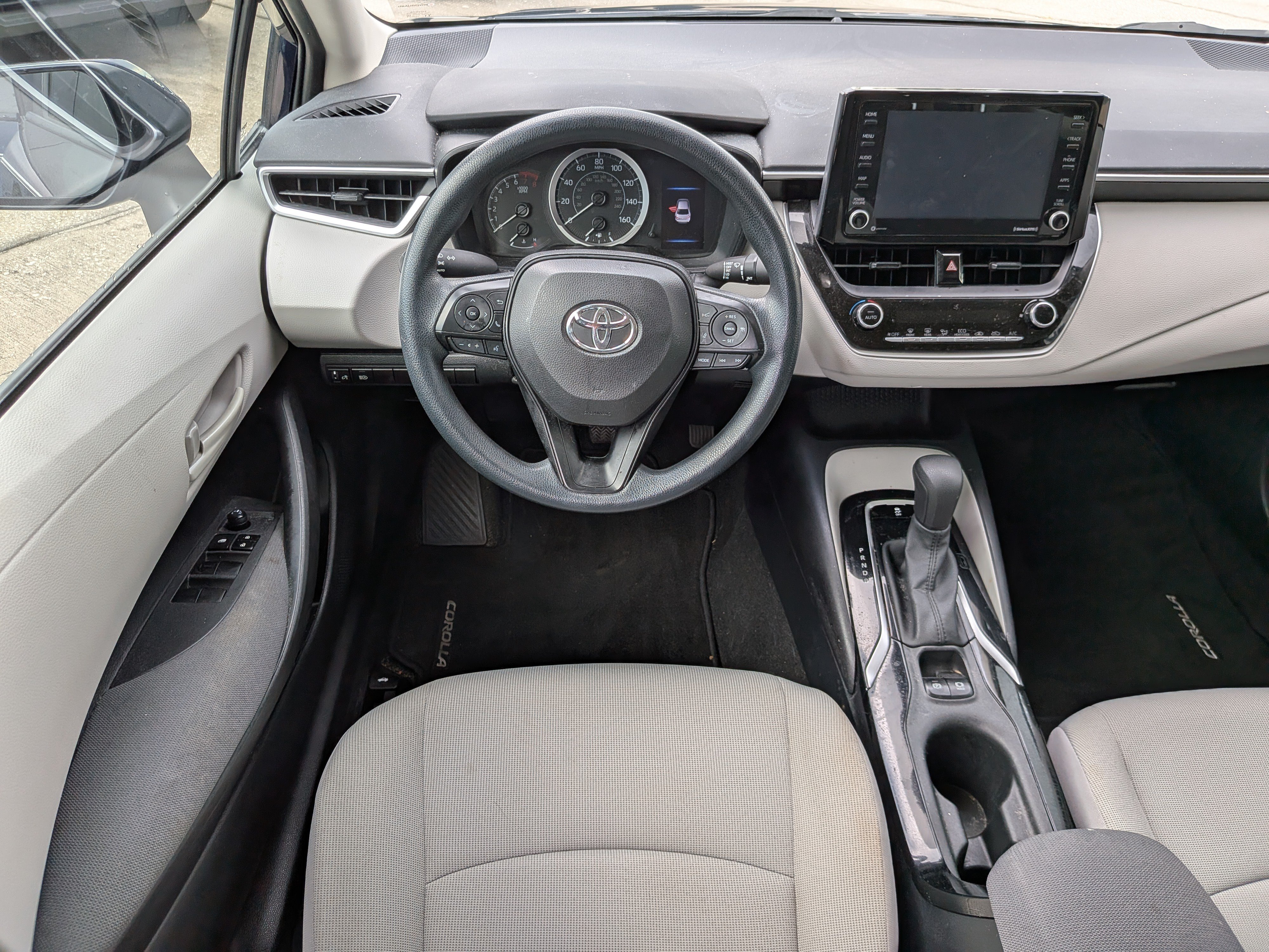 Used 2022 Toyota Corolla LE FWD image 14