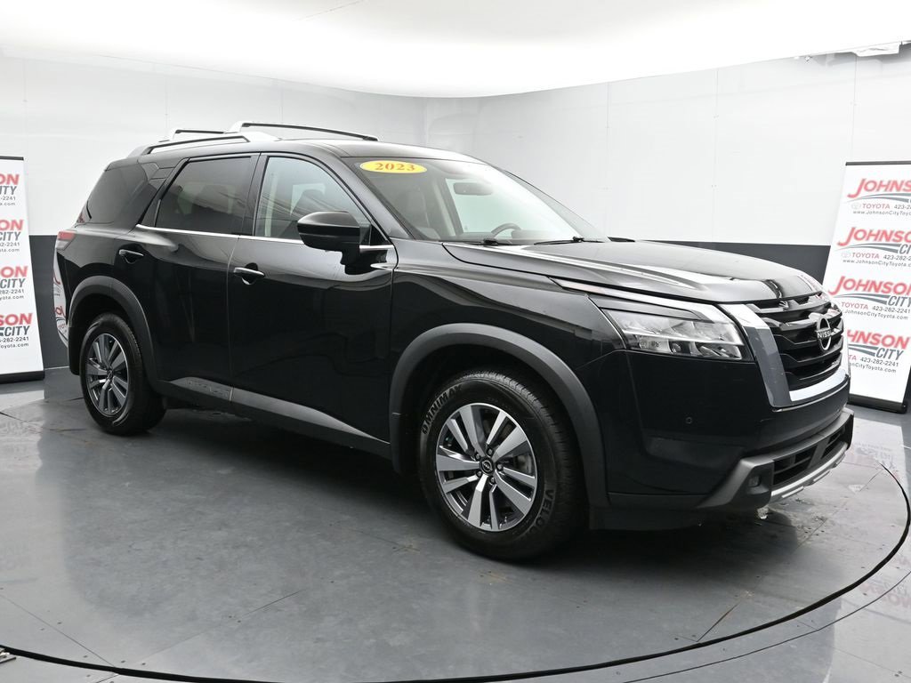 Used 2023 Nissan Pathfinder SL video 2