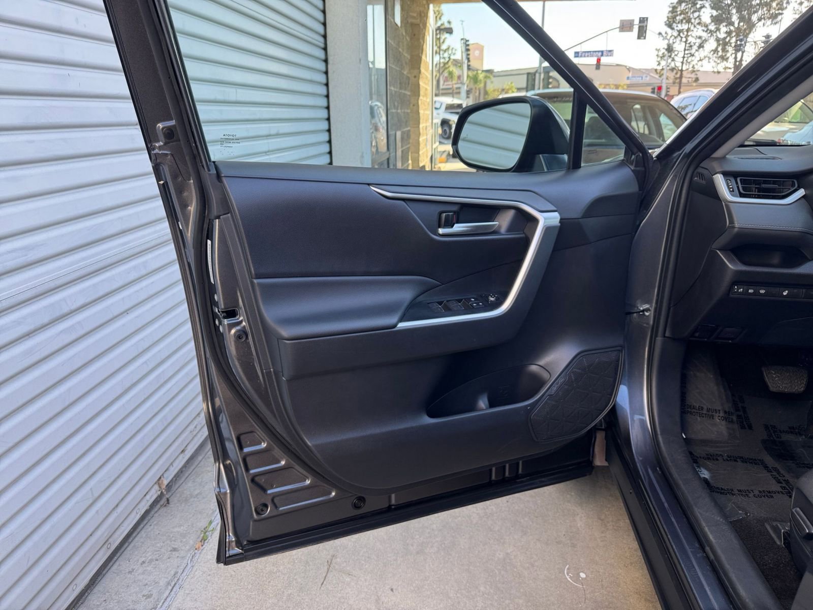 Used 2025 Toyota RAV4 XLE w/ Weather Package FWD image 18