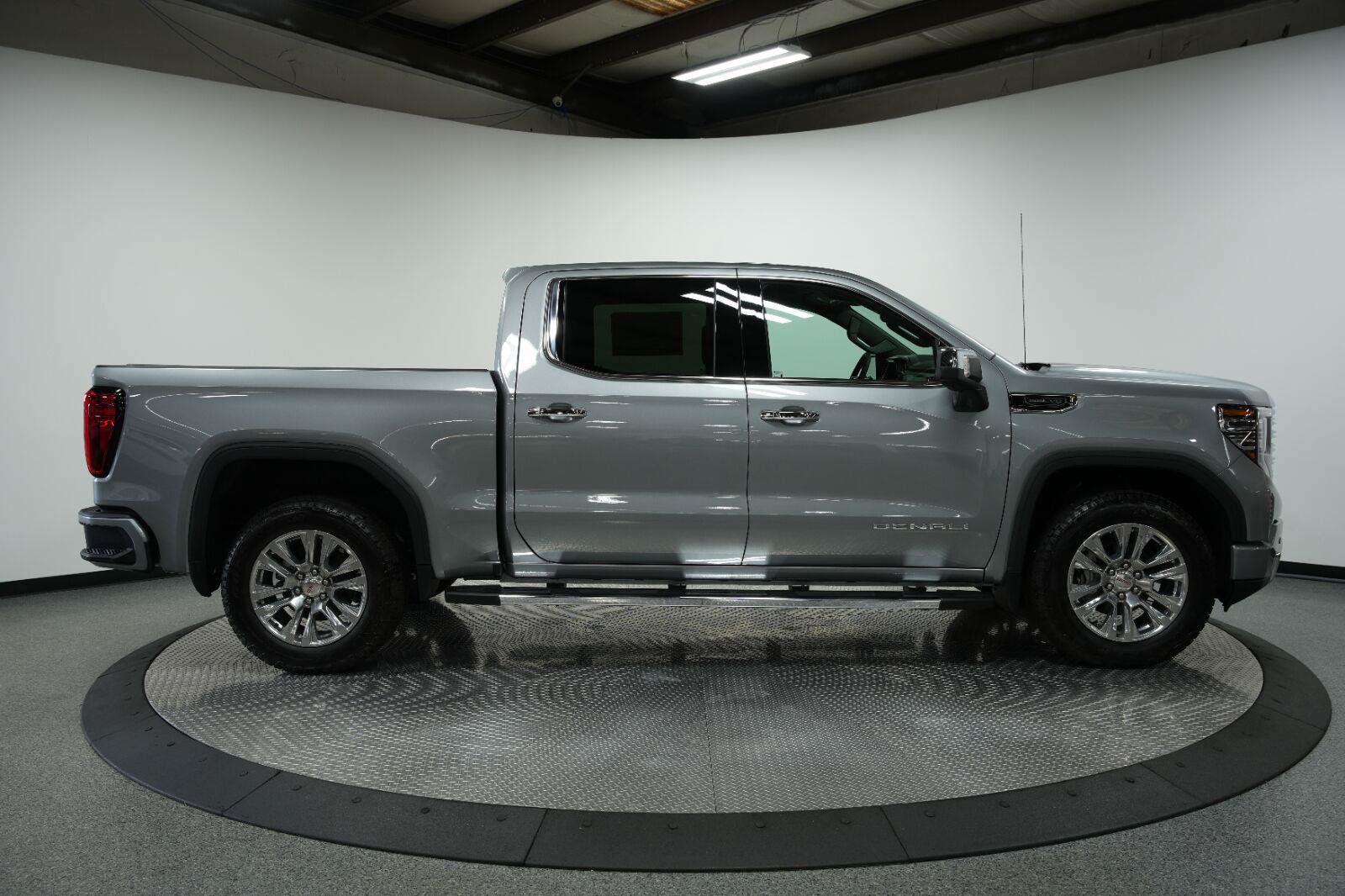 New 2026 GMC Sierra 1500 Denali AWD/4WD image 9
