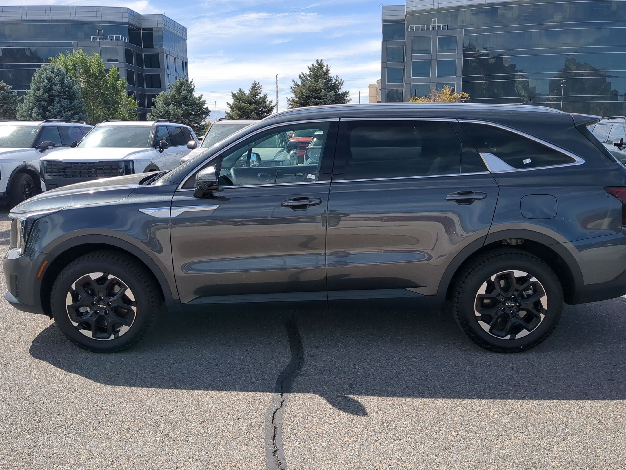 Used 2024 Kia Sorento S w/ Panoramic Sunroof Package AWD/4WD image 2