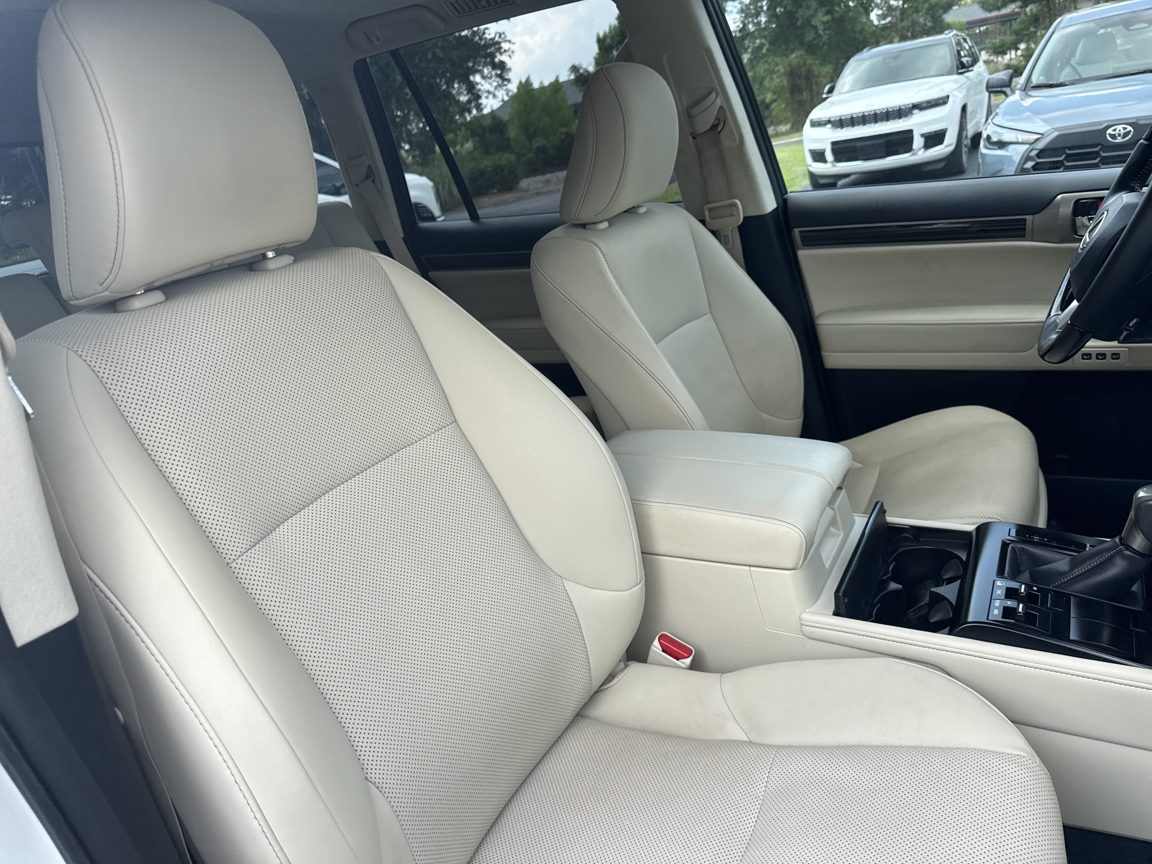 Used 2021 Lexus GX 460 Premium w/ Premium Package AWD/4WD image 34