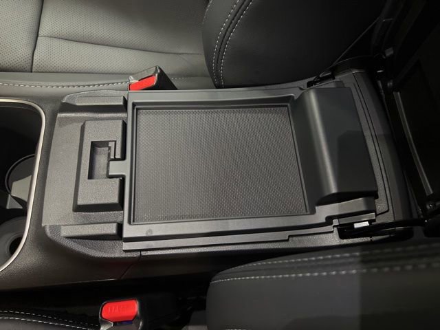 Certified 2025 Subaru Outback Limited image 28