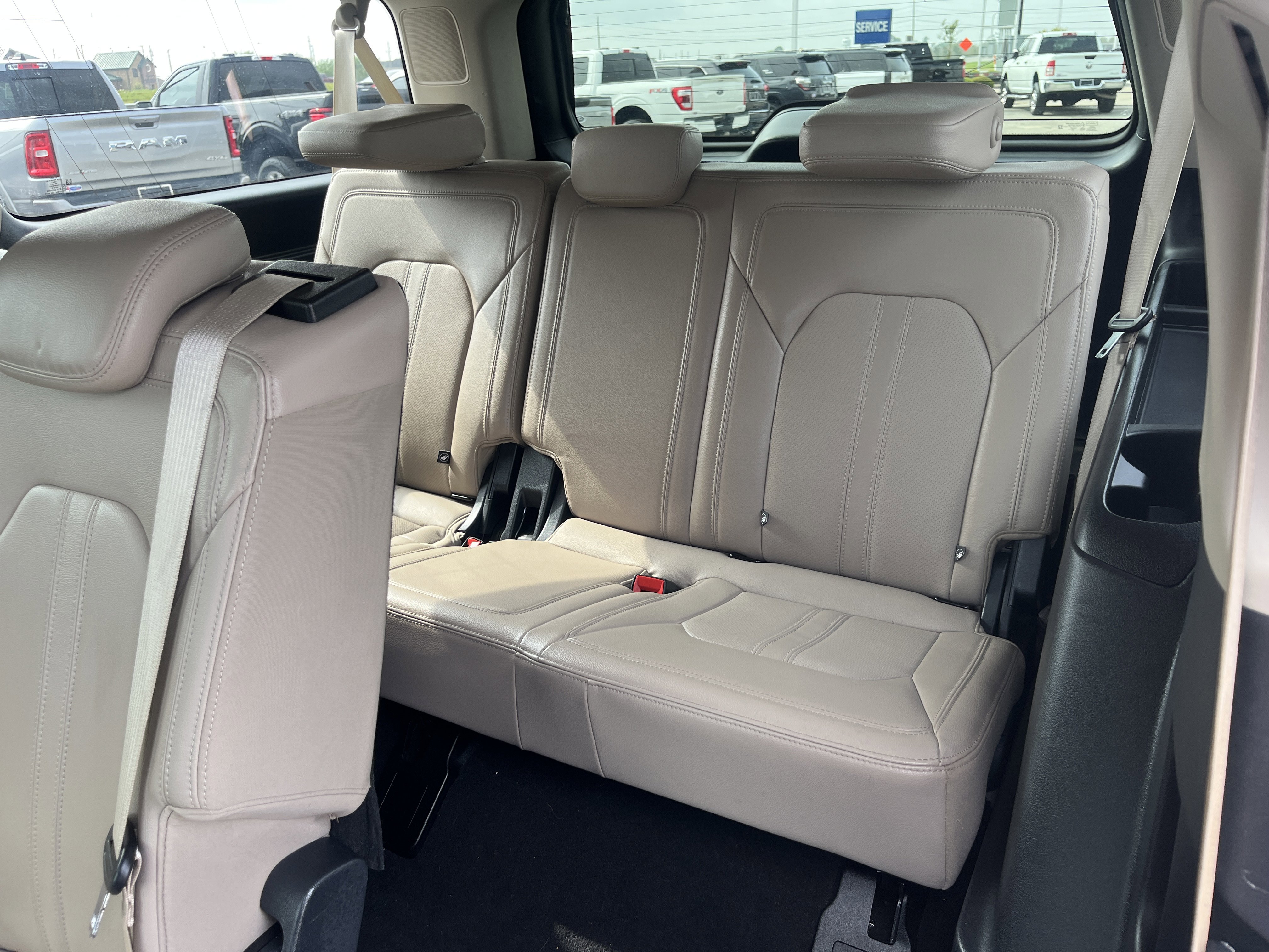 Used 2024 Ford Expedition Max Limited AWD/4WD image 36