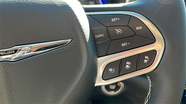 New 2025 Chrysler Pacifica Select image 34