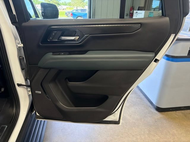 Used 2025 GMC Yukon AT4 w/ AT4 Premium Plus Package AWD/4WD image 28