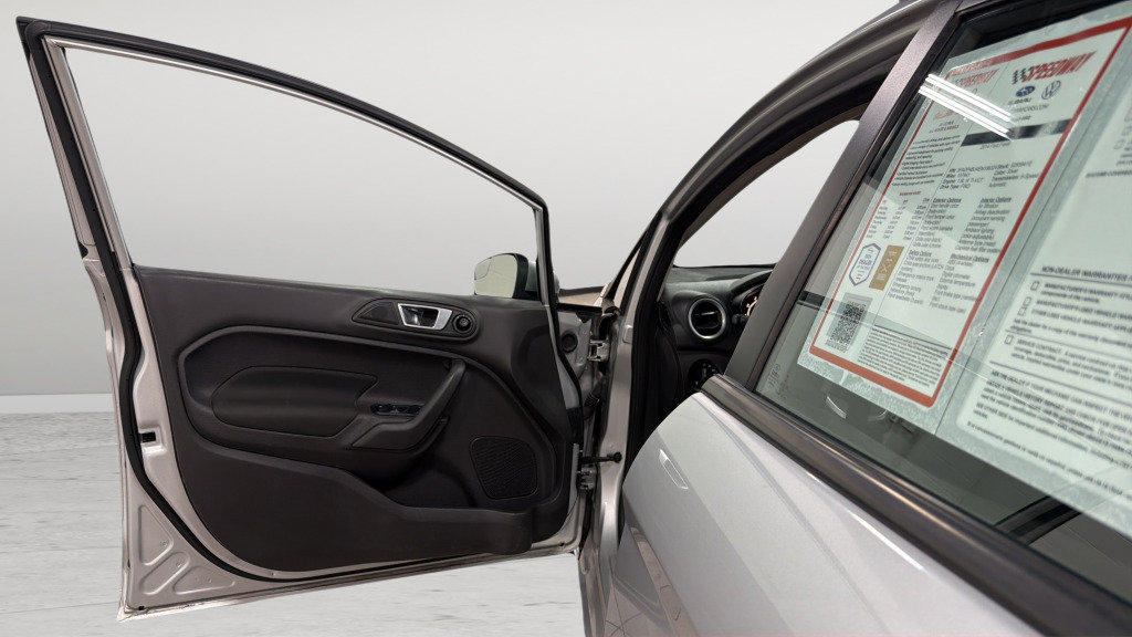 Used 2014 Ford Fiesta SE w/ Equipment Group 201A FWD image 14