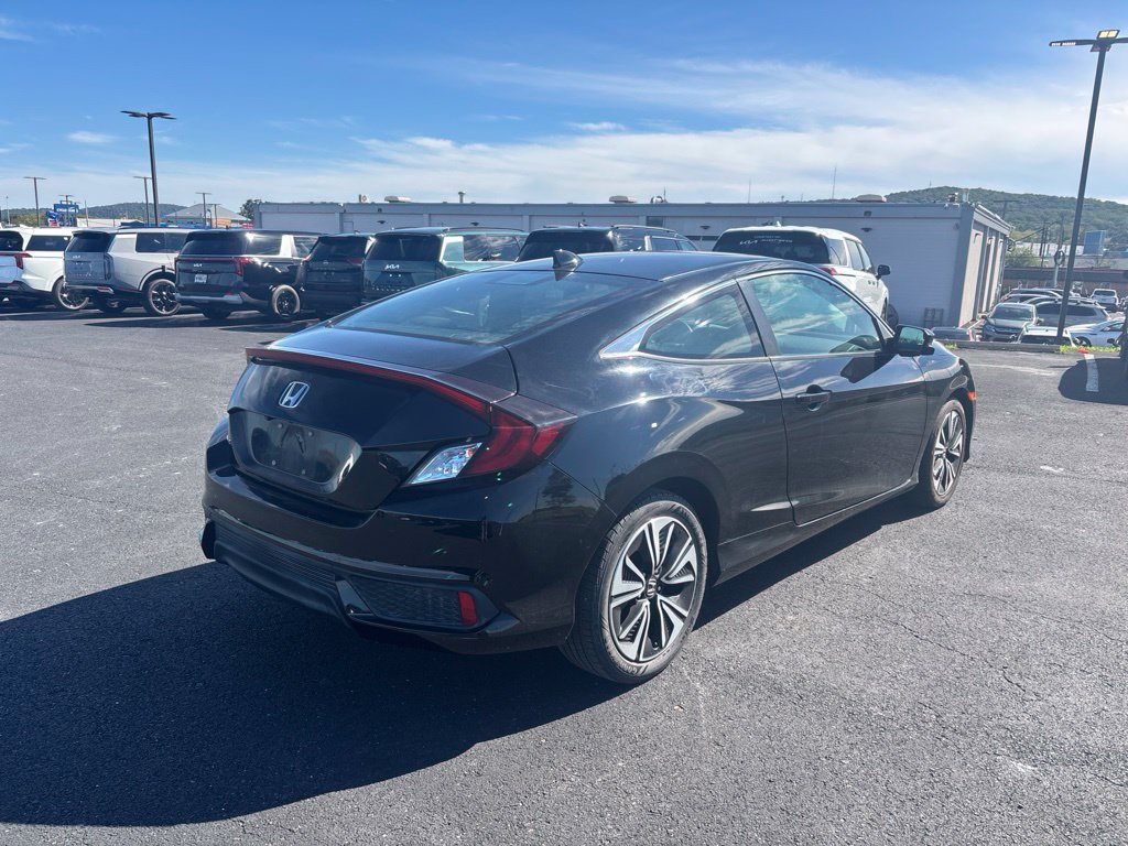 Used 2017 Honda Civic EX-T image 2