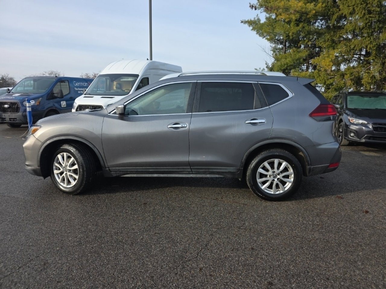 Used 2019 Nissan Rogue SV image 8