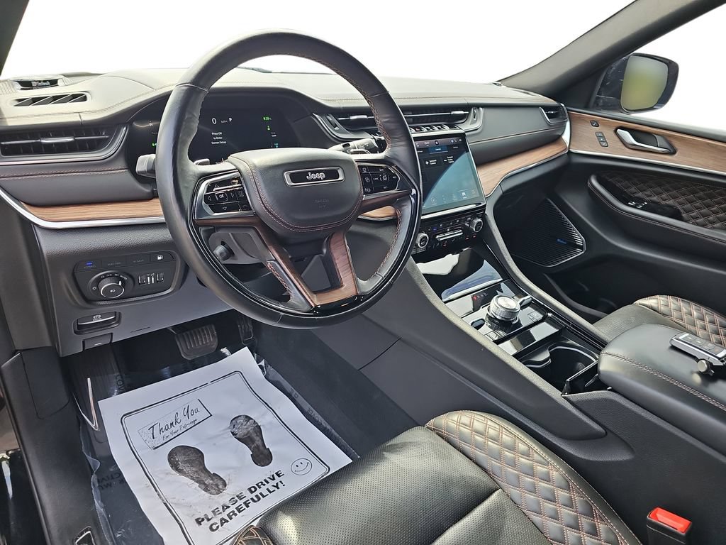 Used 2022 Jeep Grand Cherokee Summit w/ Luxury Tech Group V AWD/4WD image 17
