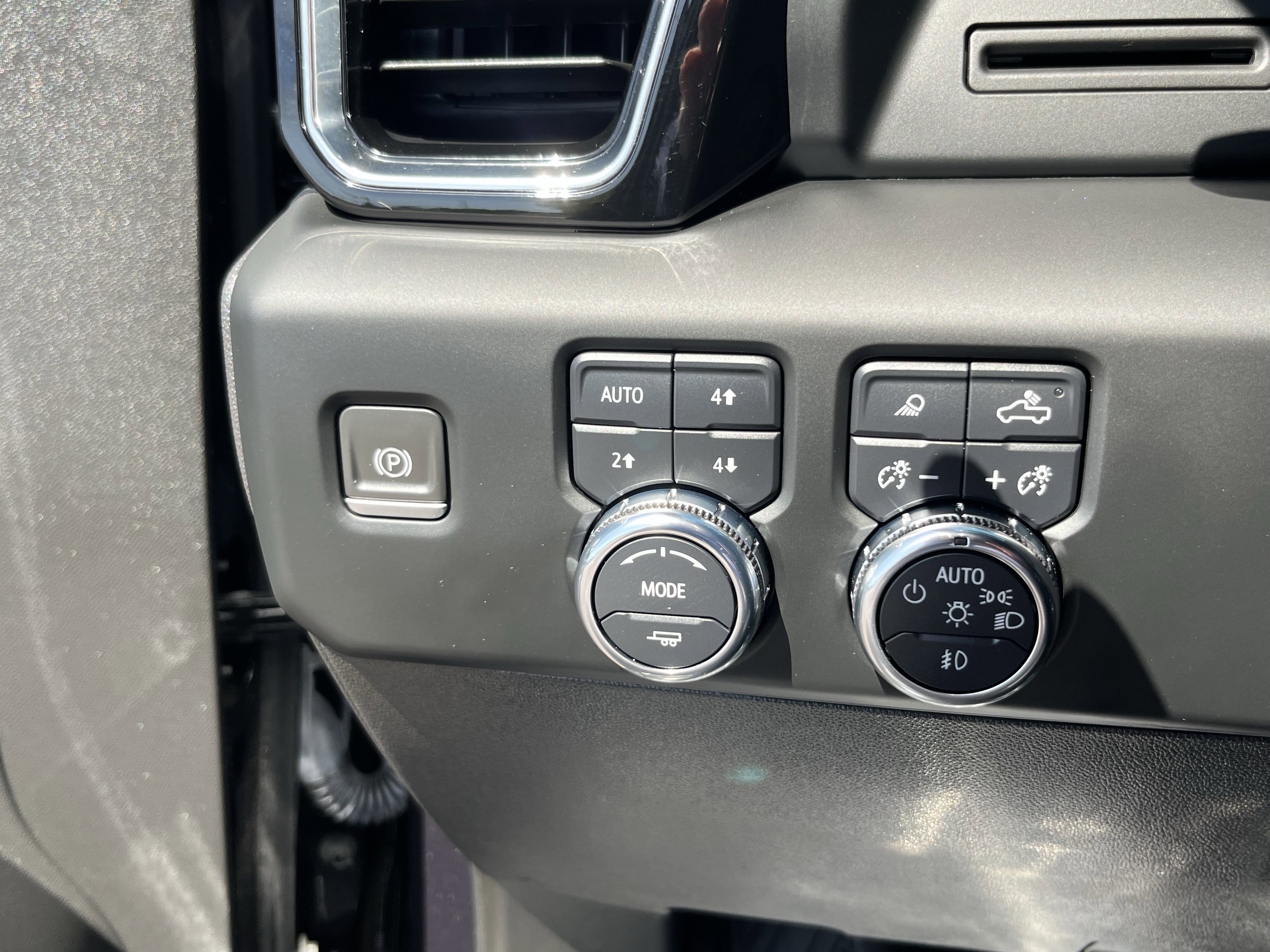 Used 2023 GMC Sierra 1500 Denali AWD/4WD image 24