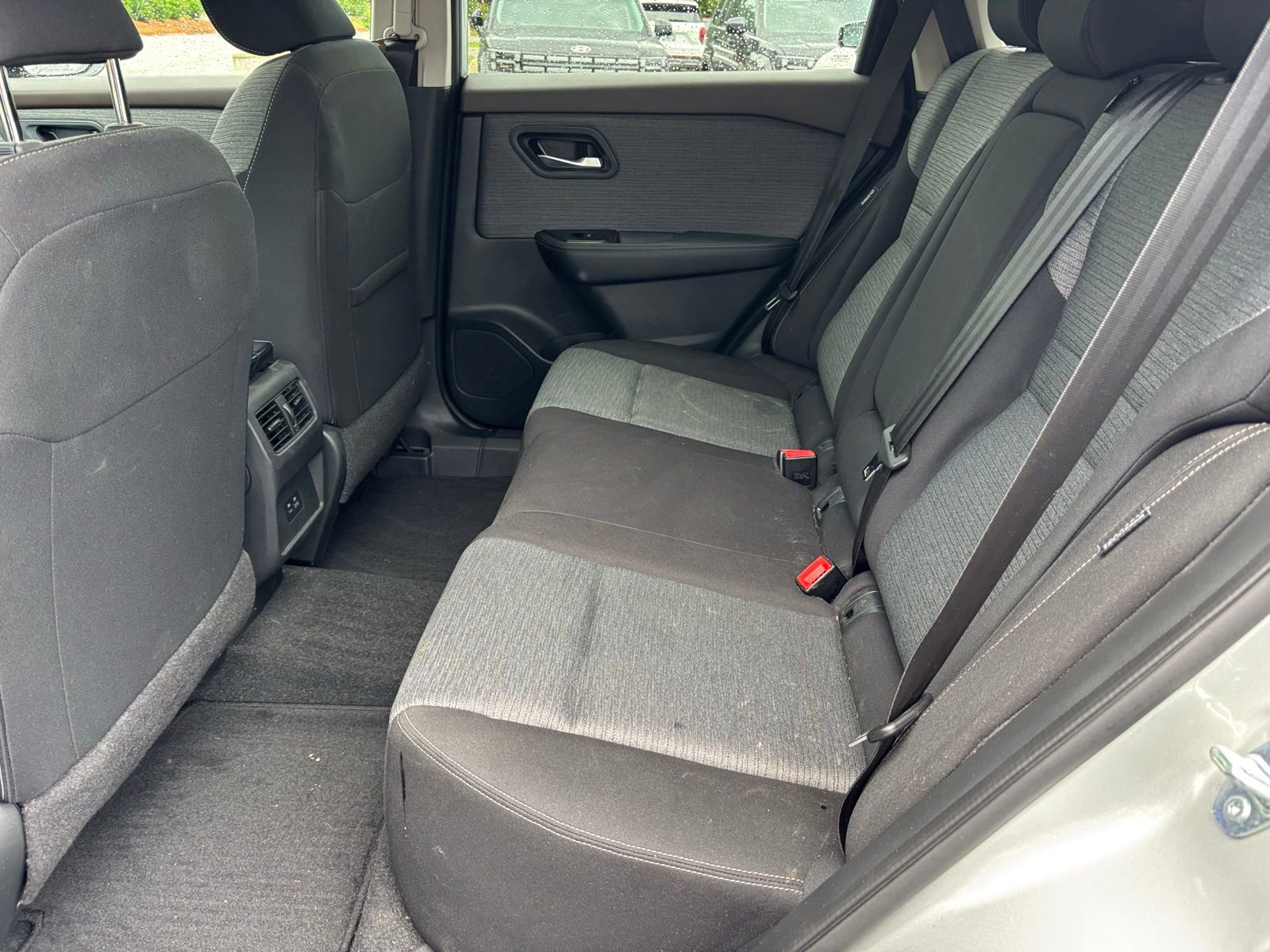 Used 2023 Nissan Rogue SV FWD image 9
