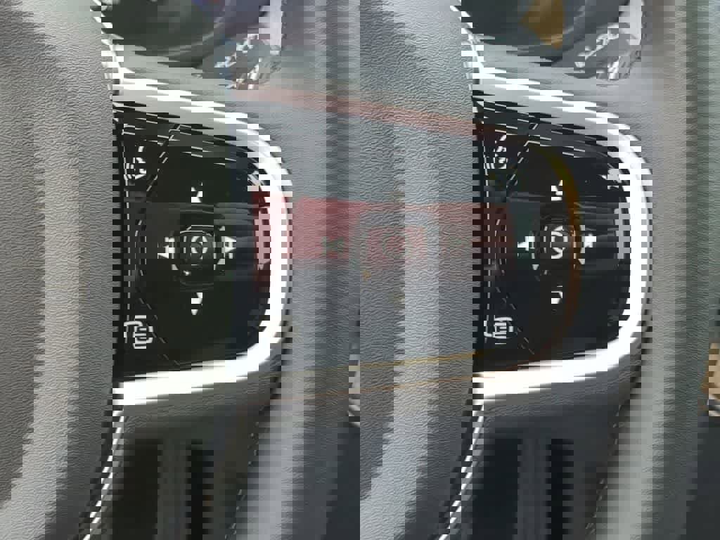 Used 2026 Volvo XC60 B5 Plus w/ Protection Package Premier image 23