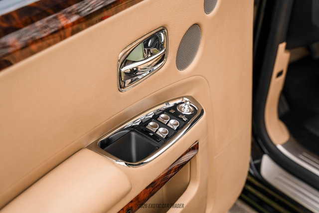 Used 2014 Rolls-Royce Ghost image 32