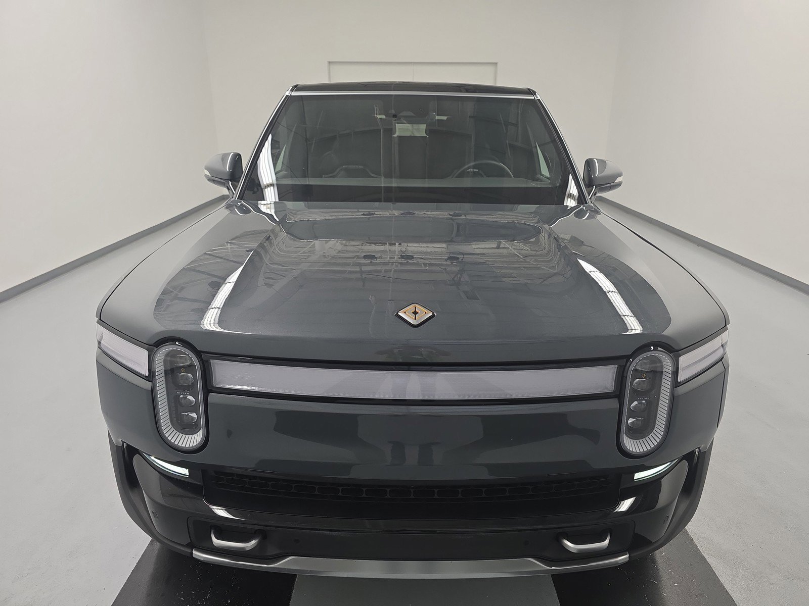 Used 2024 Rivian R1S Adventure AWD/4WD image 8