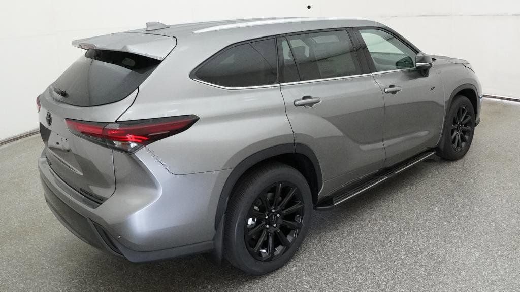 Certified 2026 Toyota Highlander Limited AWD/4WD image 26
