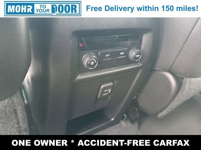 Used 2023 Chevrolet Traverse LT image 30