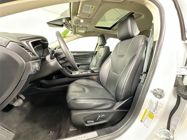 Used 2020 Ford Fusion Energi Titanium image 4