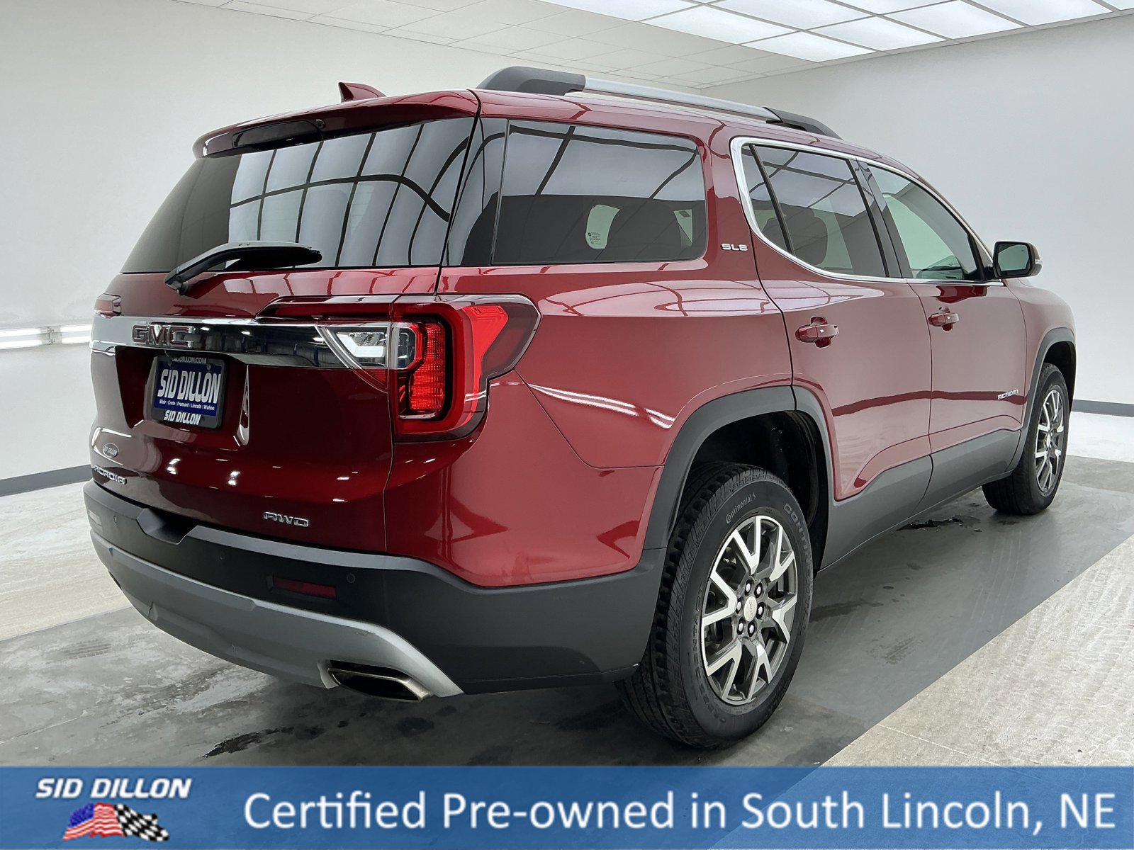 Used 2022 GMC Acadia SLE w/ Driver Convenience Package image 4