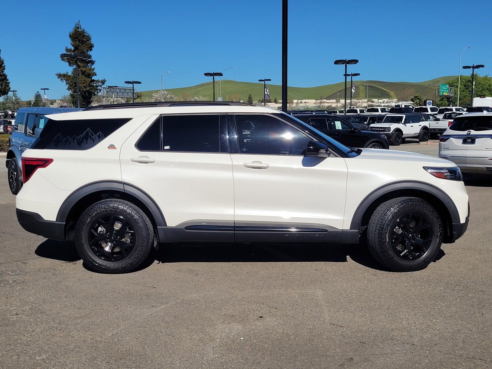 Used 2022 Ford Explorer Timberline w/ Timberline Technology Package image 3
