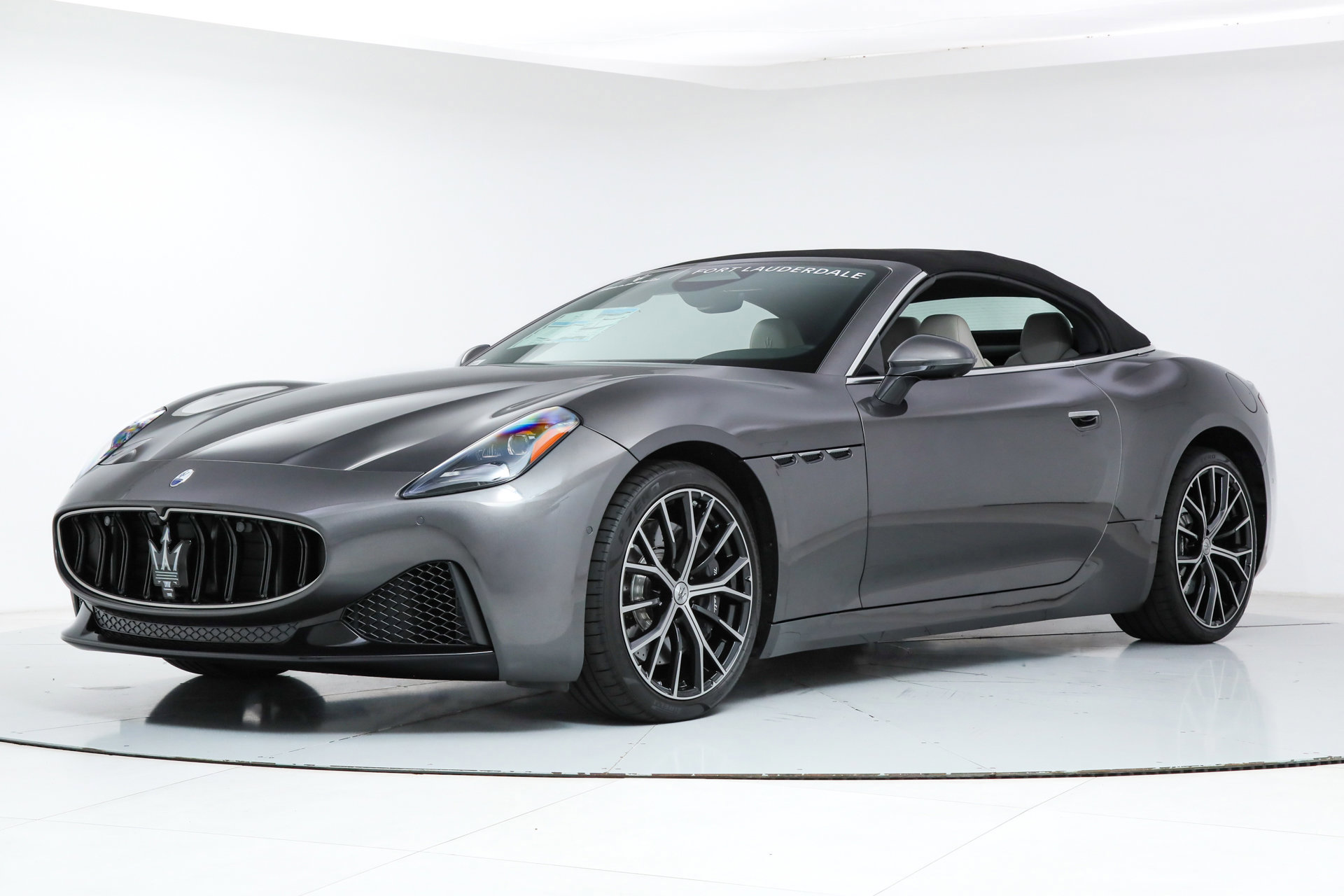 New 2026 Maserati GranCabrio Modena image 2